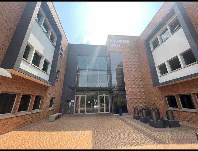 369M² OFFICE TO LET IN BRYANSTON